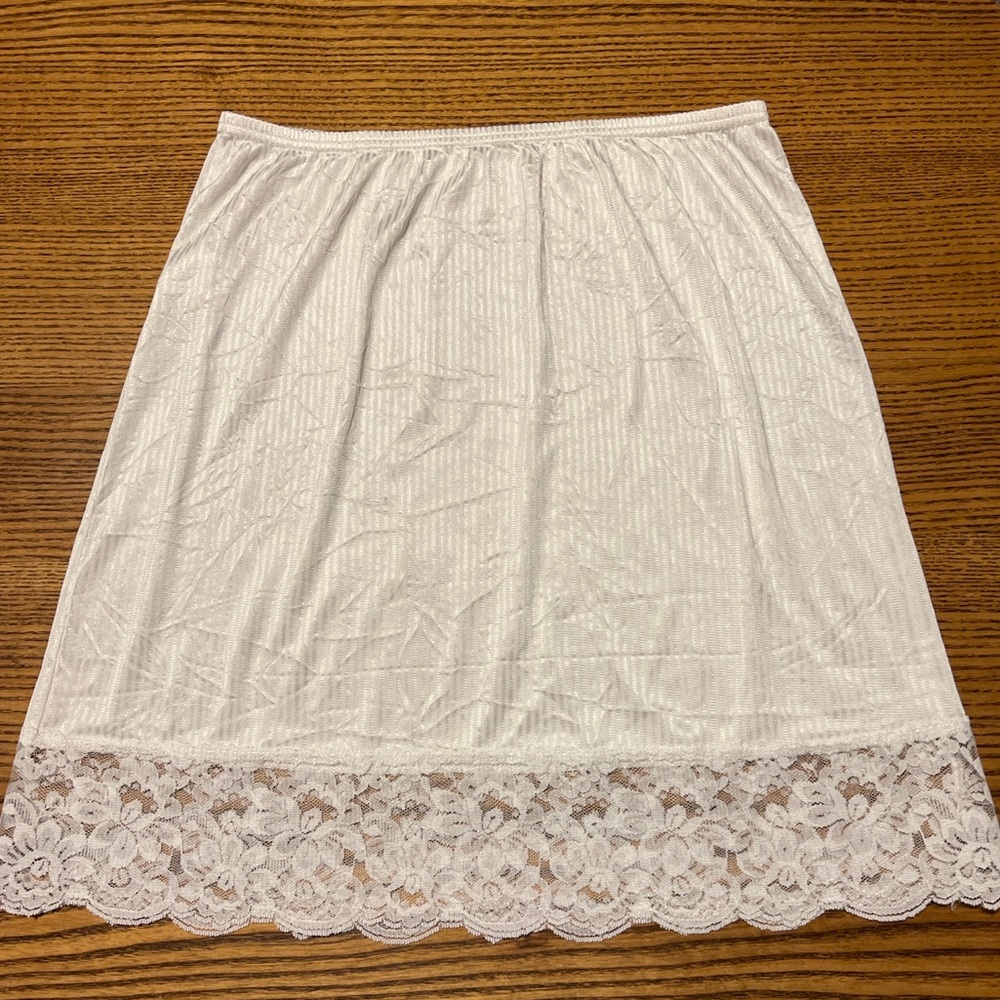 Roxana White Lace Trim Slip Skirt Tagged L (see measurements)